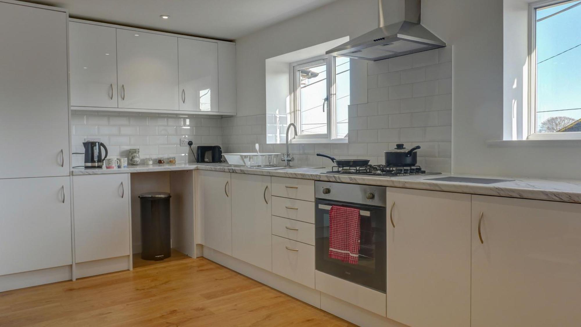 Didcot- Private Flat With Garden & Parking 03 * Didcot